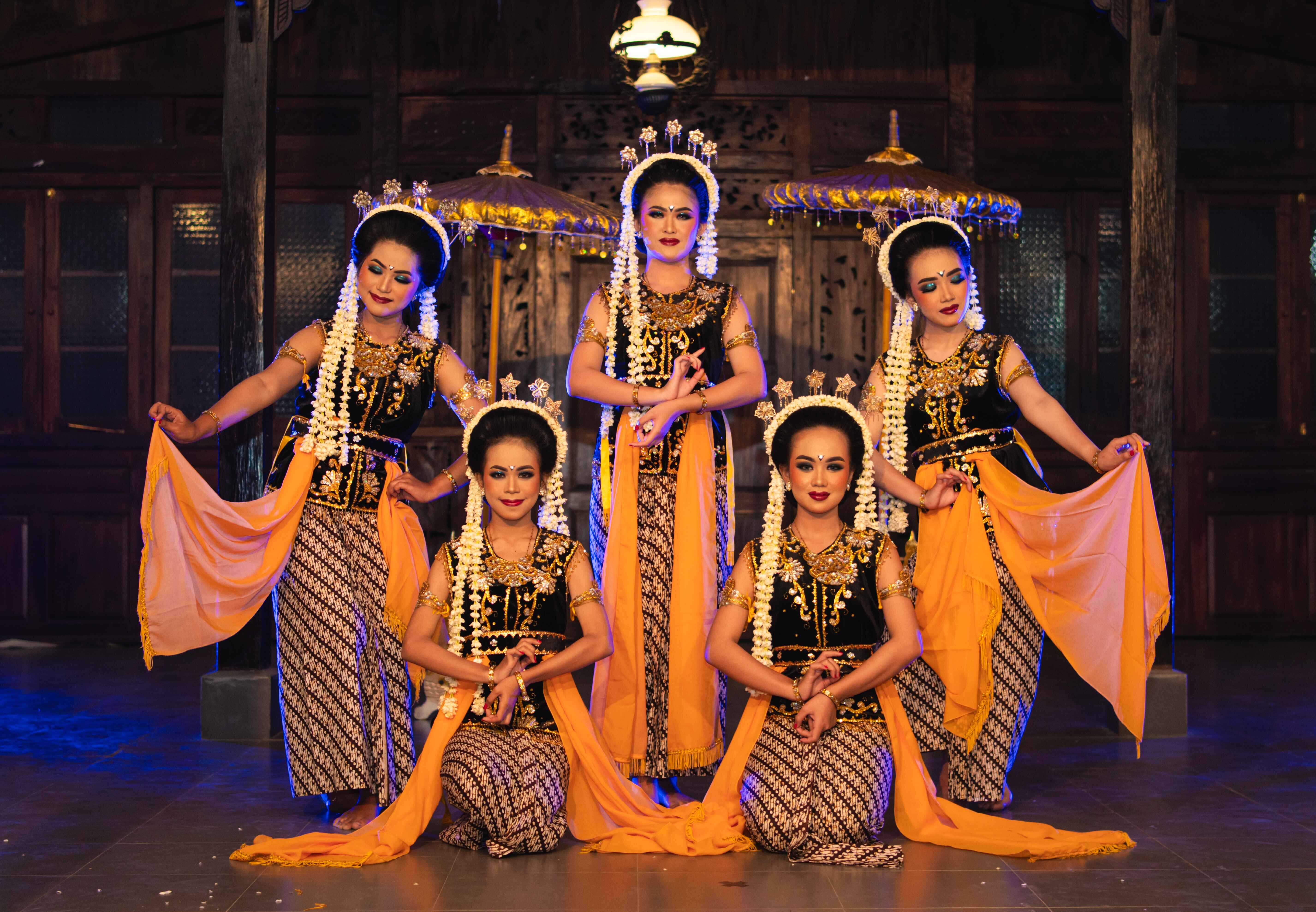 Rahasia di Balik Motif Batik yang  Bikin Pemakainya Makin Anggun